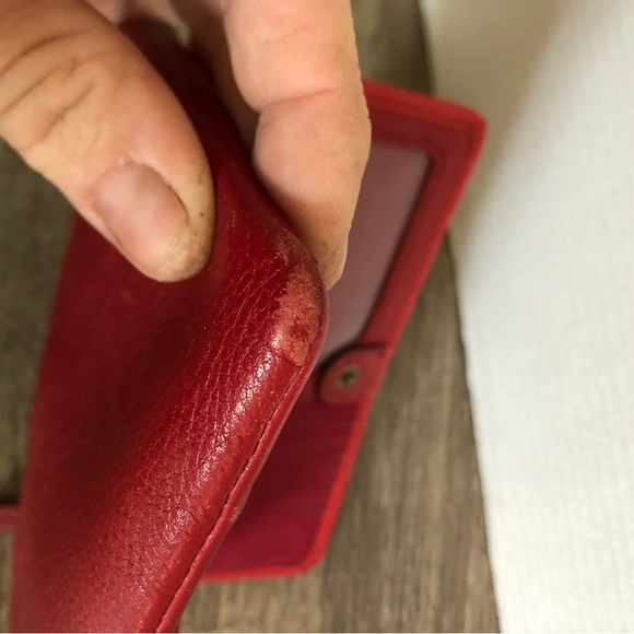 FOSSIL Red Leather Wallet - Picture 12 of 15